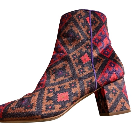 Brian Atwood B-Kelsi Tribal Print Fabric Block Heel Booties Size 7 - Picture 6 of 9